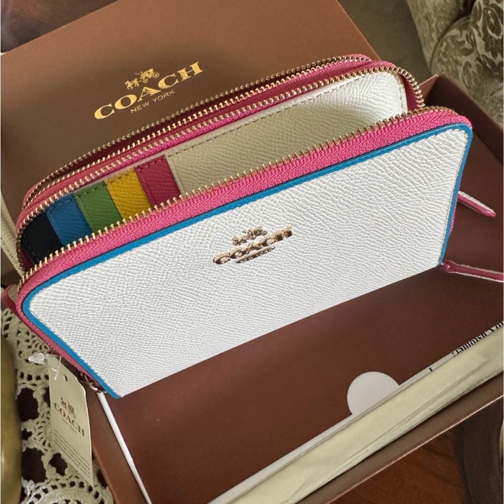 Coach Color-block Wristlet - Picture 6 of 11